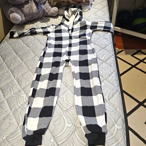 Winzy Pajamas - Picture 3 of 3